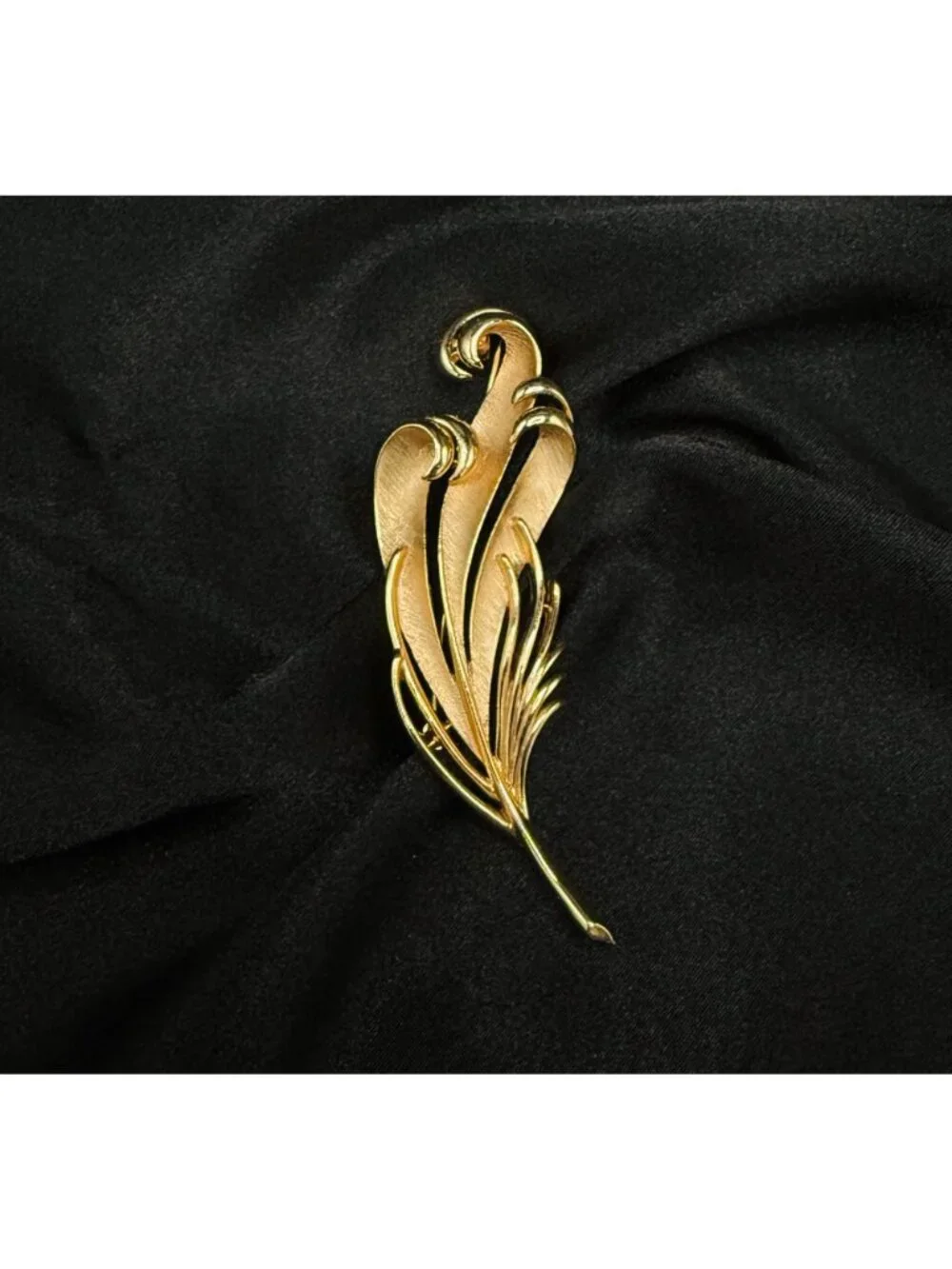 Vintage 1960s Trifari Signed Gold-Tone Feather Brooch